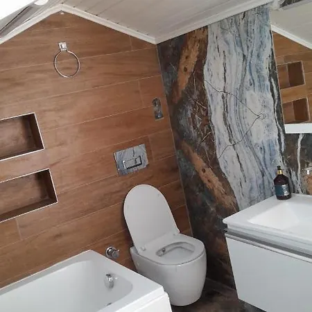 Hotel apartamentowy Bat 3*