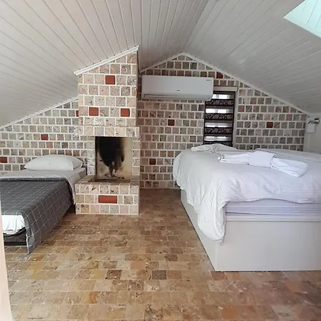 Bat Aparthotel 3*